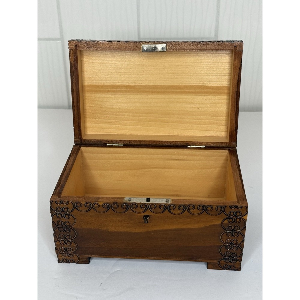 Vintage Polish Pyrography Wooden Box Folk Art Trunk Keepsake Chest 1981 Poland - Picture 11 of 15